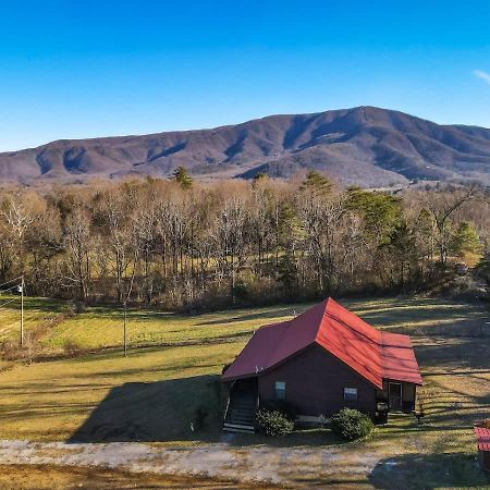 Beautiful View! Log Cabin,Fireplace,Hot Tub,Arcade,Pool,Fishing Севьервилл Экстерьер фото